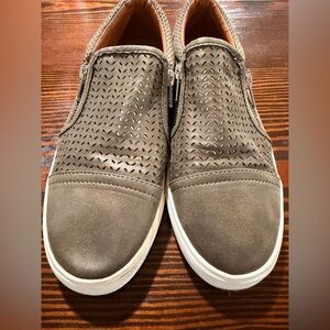 Report Women's Perforated Slip-On Sneakers  size 9 wide